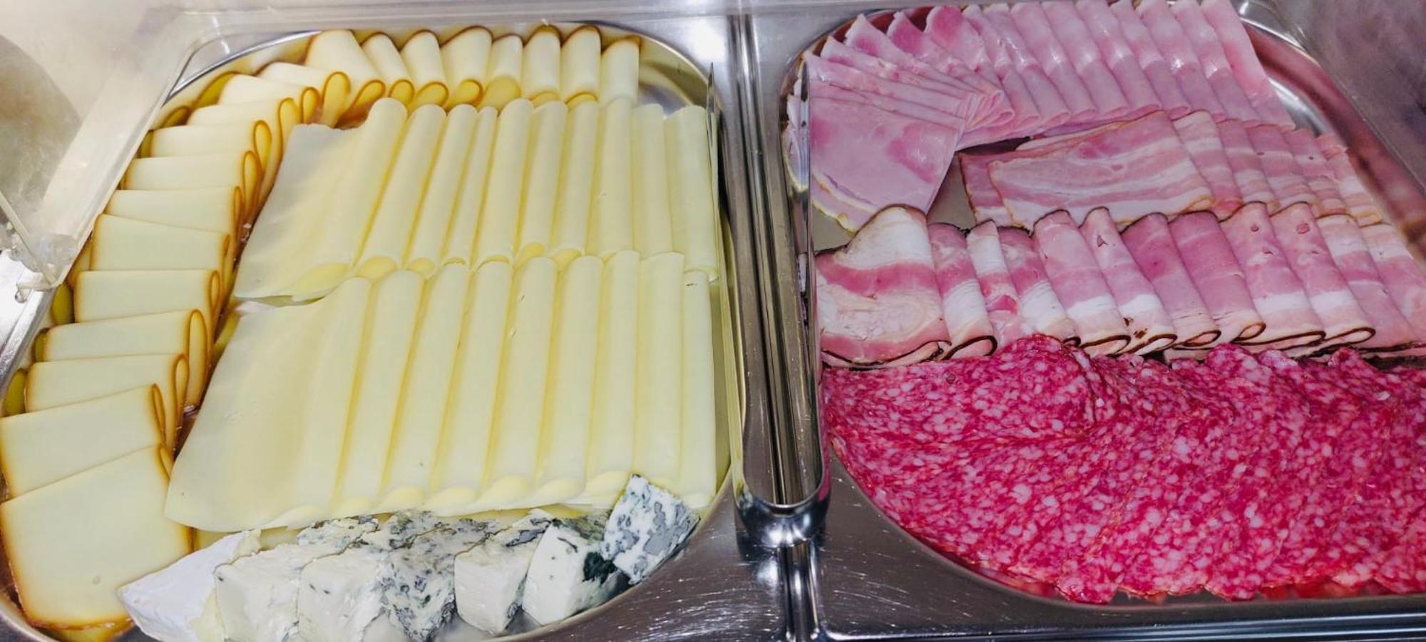 فندق بنسيون بريموس بيرون المظهر الخارجي الصورة