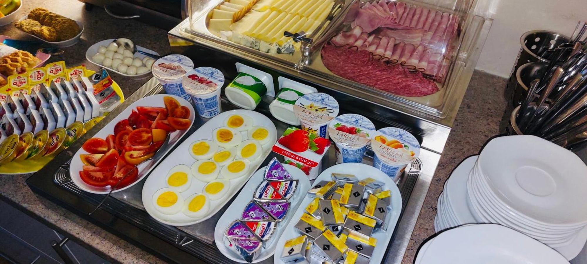 فندق بنسيون بريموس بيرون المظهر الخارجي الصورة